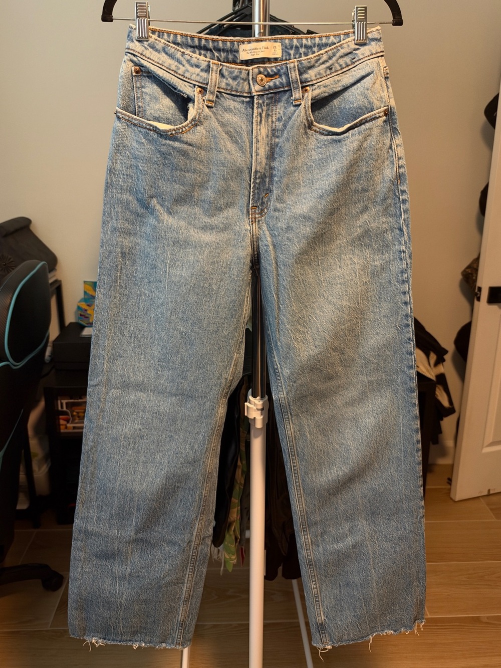 Abercrombie & Fitch 90s Relaxed Jean High Rise Curve Love